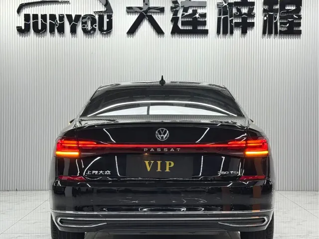 Volkswagen Passat — Фото автомобиля 4
