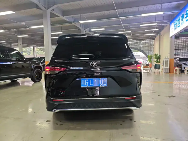 Toyota Granvia — Фото автомобиля 15