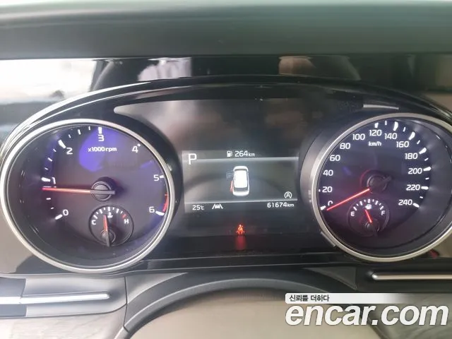 Kia Carnival Generation 4 — Фото автомобиля 13