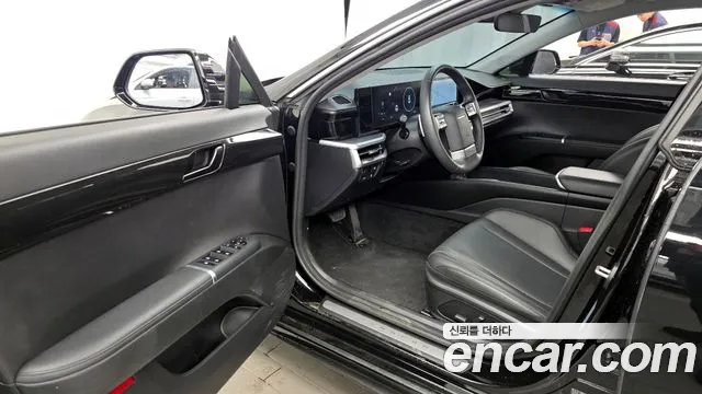 Hyundai Grandeur Grandeur (GN7) 2.5 Бензин 2WD — Фото автомобиля 10