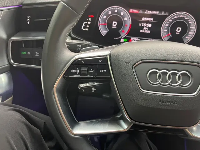 Audi A7L — Фото автомобиля 8