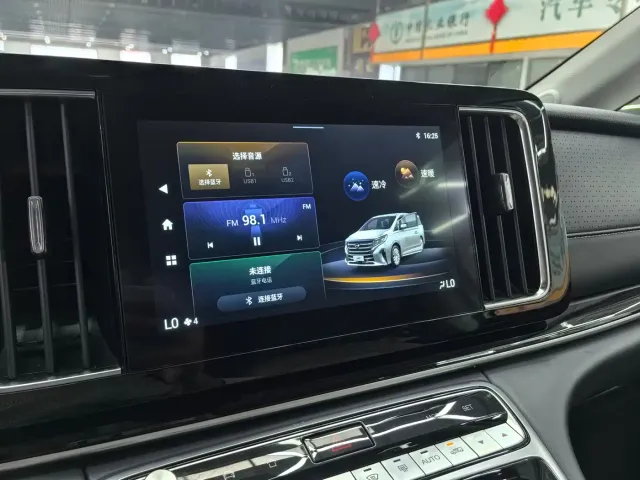 GAC Trumpchi M8 — Фото автомобиля 10