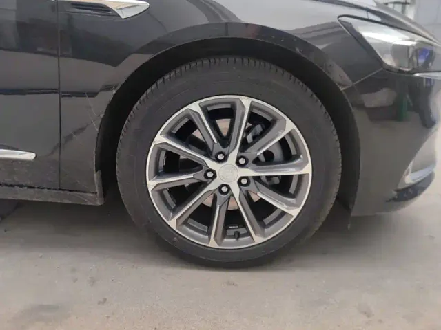 Buick LaCrosse — Фото автомобиля 6