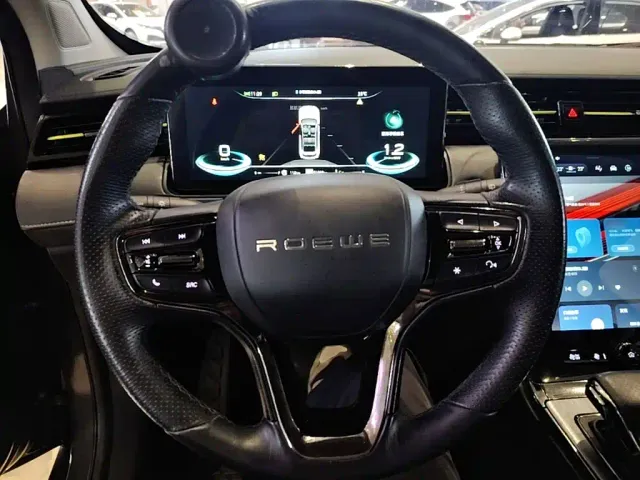 Roewe RX5 — Фото автомобиля 10