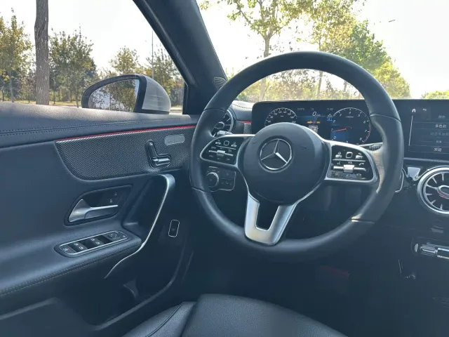 Mercedes-Benz A-Class — Фото автомобиля 13