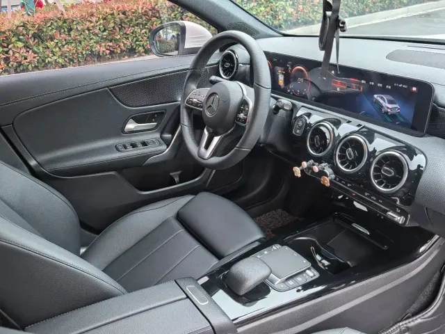 Mercedes-Benz A-Class — Фото автомобиля 11