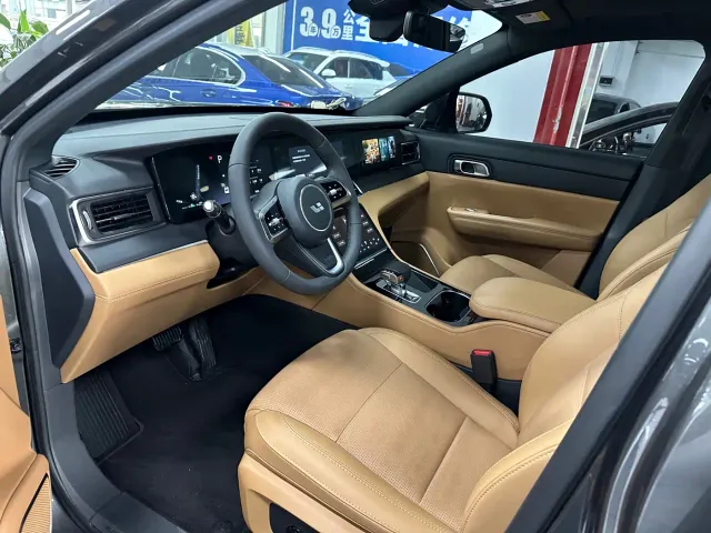 Li Auto ONE — Фото автомобиля 5