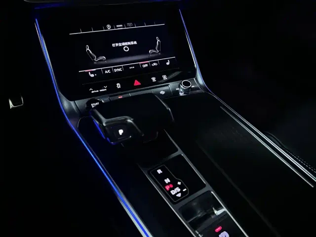 Audi A6L — Фото автомобиля 10