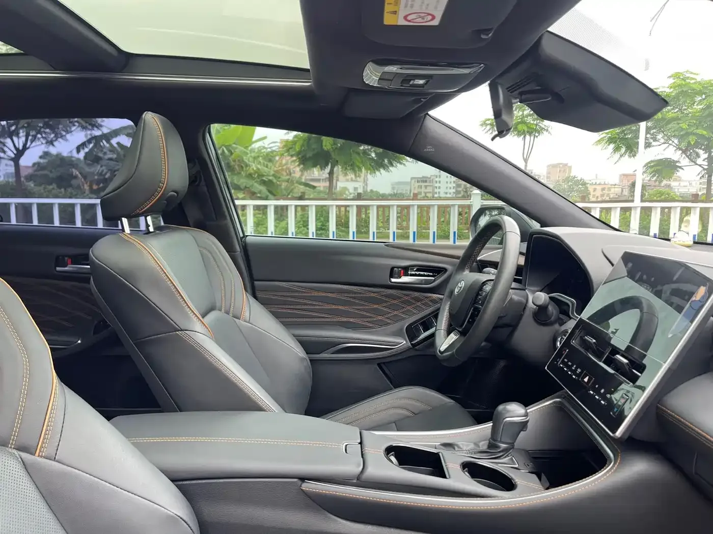 Toyota Avalon 2024 Hybrid 2.0L Luxury Edition — Фото автомобиля 8