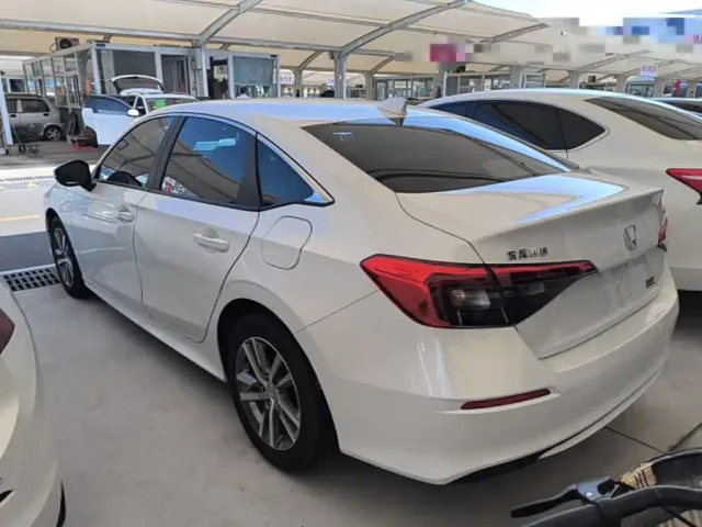 Honda Civic — Фото автомобиля 4