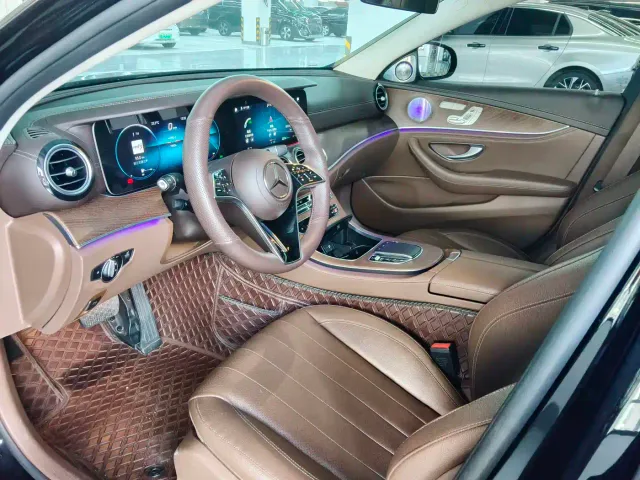 Mercedes-Benz E-Class — Фото автомобиля 5