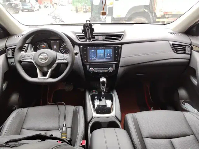 Nissan X-Trail — Фото автомобиля 5