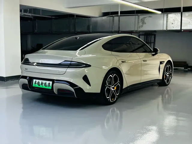 Xiaomi SU7 — Фото автомобиля 11