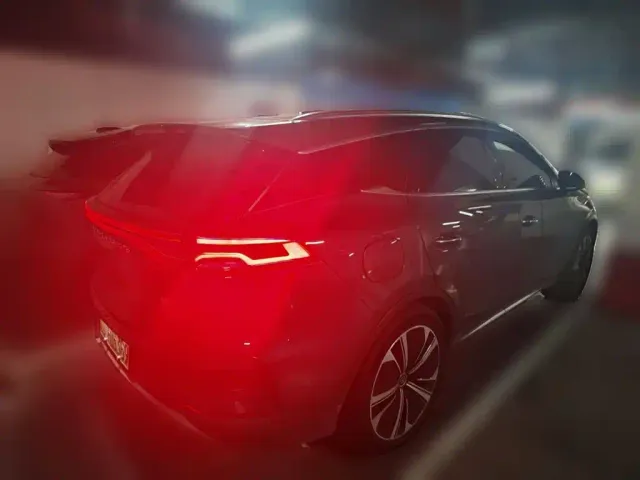 BYD Tang — Фото автомобиля 4