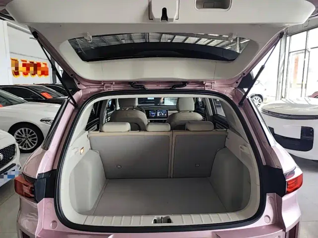 Geely ICON — Фото автомобиля 18