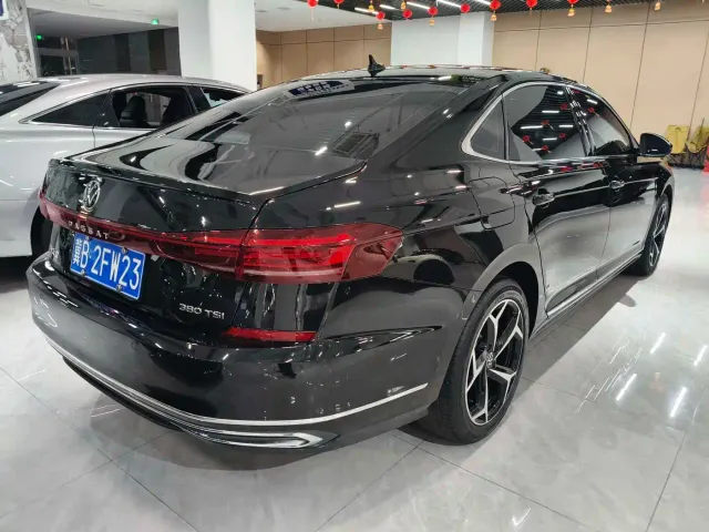 Volkswagen Passat — Фото автомобиля 4