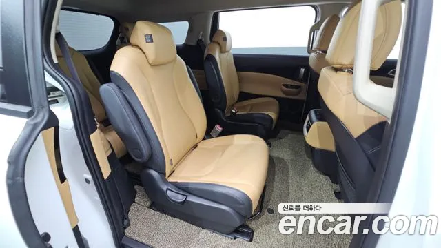 Kia Carnival Generation 4 — Фото автомобиля 17