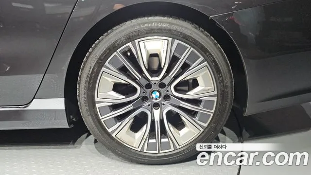 BMW 7 Series G70 — Фото автомобиля 6
