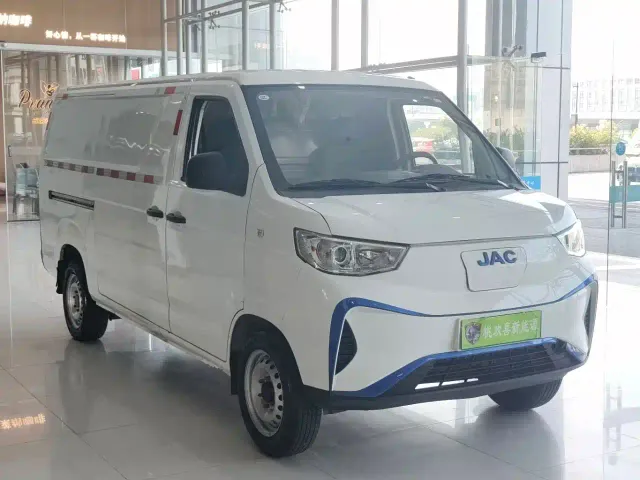 JAC Motors Blue Cat — Фото автомобиля 3