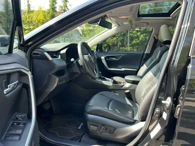 Toyota RAV4 — Фото автомобиля 14