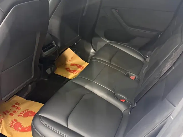 Tesla Model Y — Фото автомобиля 5