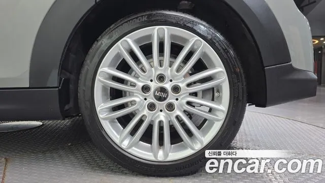 Mini Cooper Cooper 5 дверей Classic Plus — Фото автомобиля 17