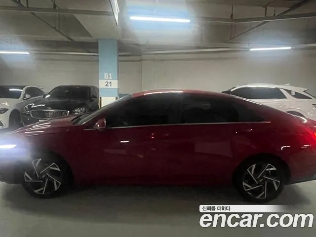Hyundai Avante CN7 — Фото автомобиля 3