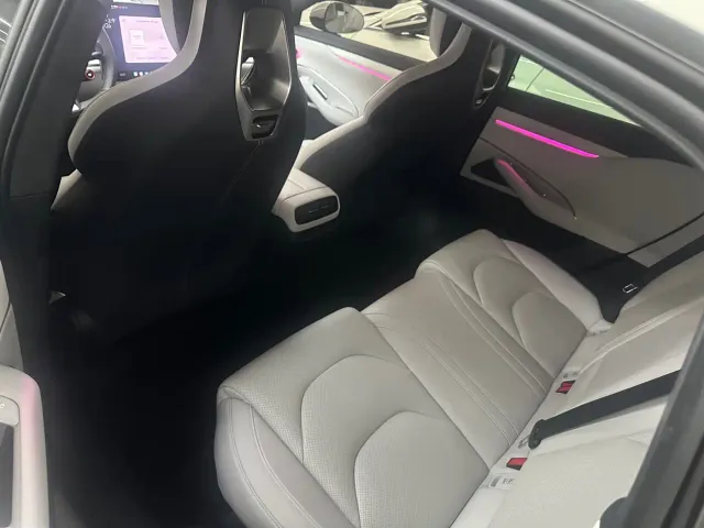 Xiaomi SU7 — Фото автомобиля 10
