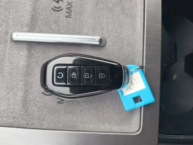 Denza Denza N8L 2025 Standard — Фото автомобиля 12