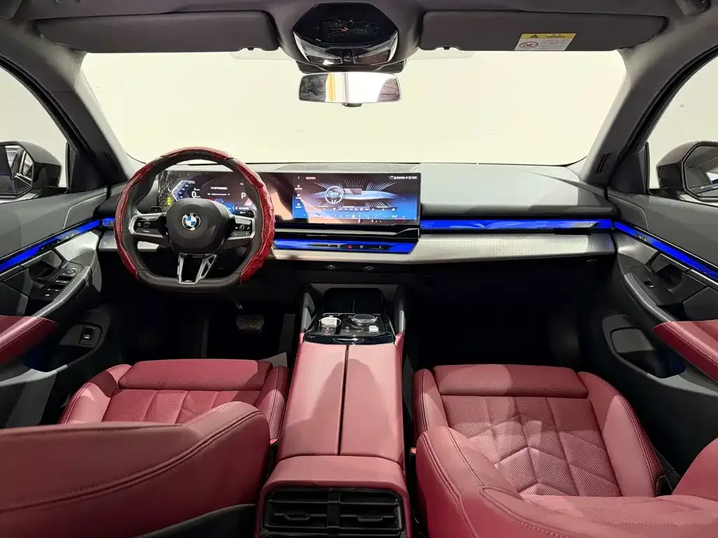 BMW BMW 5 Series (Import) 2024 Model 525i M Sport Package — Фото автомобиля 10