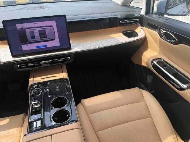 GAC Trumpchi E8 — Фото автомобиля 11