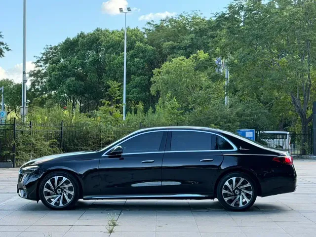 Mercedes-Benz E-Class — Фото автомобиля 8