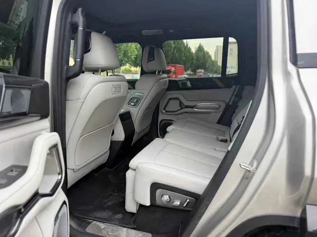 BYD FangChengBao Leopard 8 — Фото автомобиля 5