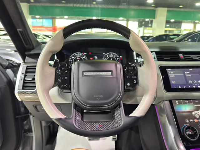 Land Rover Range Rover Sport — Фото автомобиля 6