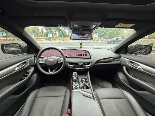 Cadillac CT5 — Фото автомобиля 10