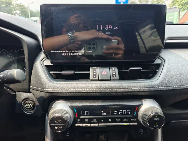 Toyota RAV4 — Фото автомобиля 16