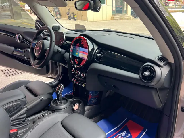 MINI Hatch — Фото автомобиля 19