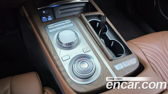 Genesis G80 Бензин 2.5 турбо AWD — Фото автомобиля 9