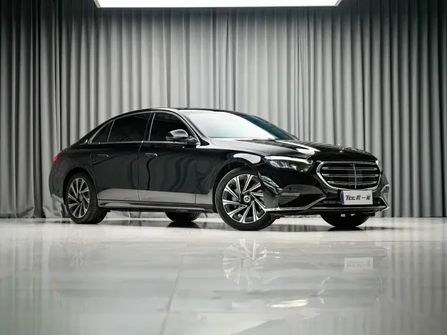 Mercedes-Benz E-Class — Фото автомобиля 6