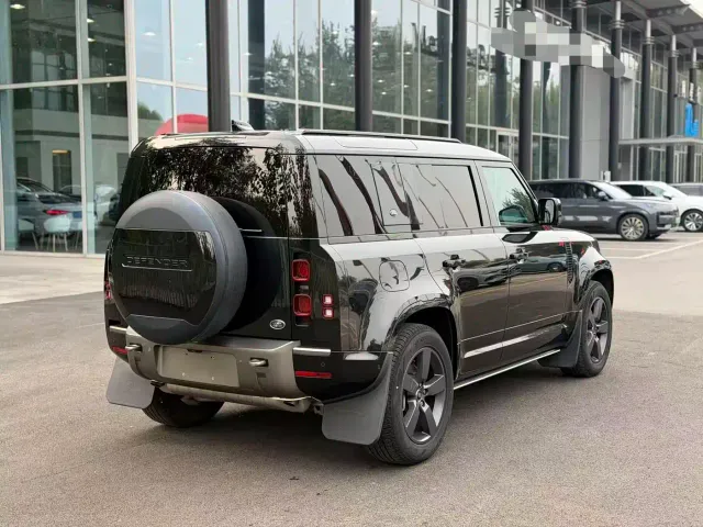 Land Rover Defender — Фото автомобиля 5
