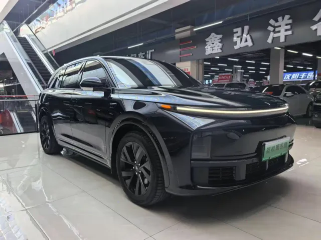 Li Auto L7 — Фото автомобиля 3