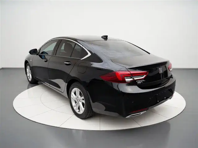 Buick Regal — Фото автомобиля 4