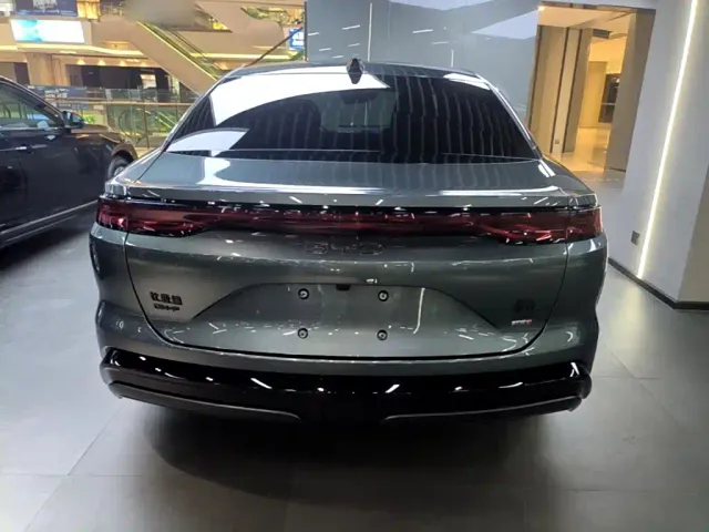 BYD Han L — Фото автомобиля 5