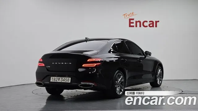 Genesis G70 New — Фото автомобиля 2