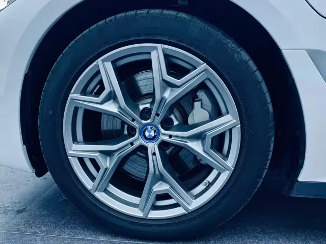 BMW i3 — Фото автомобиля 7