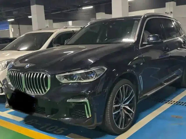 Фотография автомобиля — BMW X5