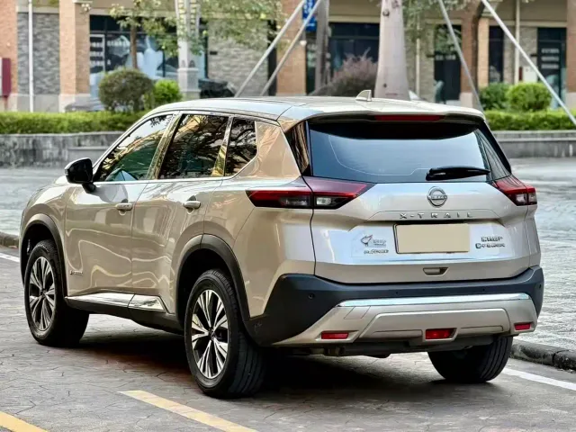 Nissan X-Trail — Фото автомобиля 4