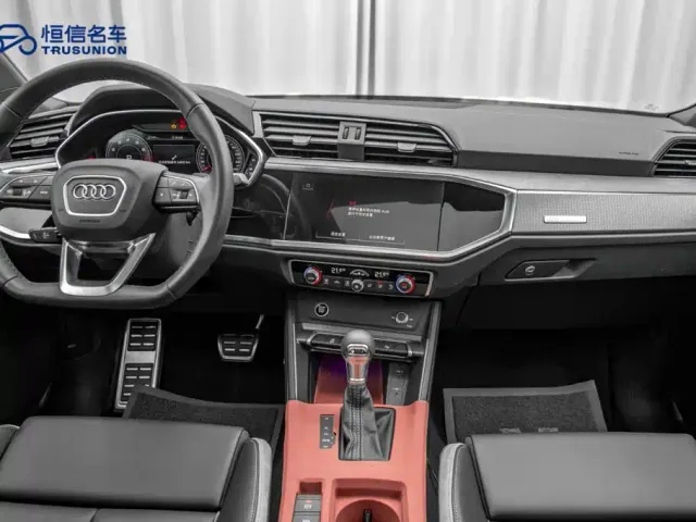 Audi Q3 — Фото автомобиля 13