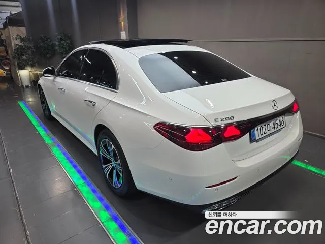Mercedes-Benz E-Class W214 — Фото автомобиля 2