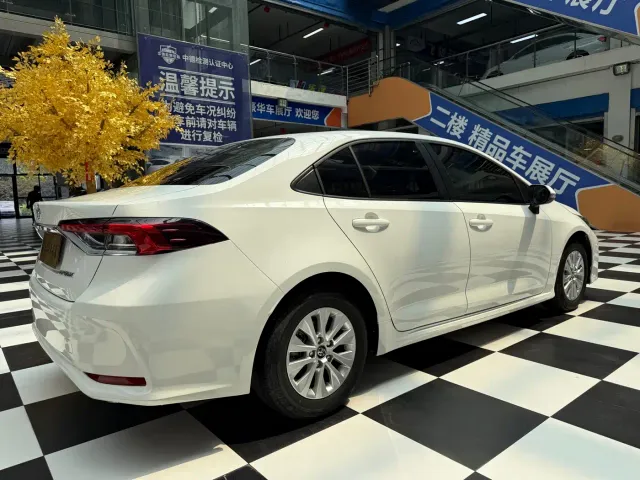 Toyota Corolla — Фото автомобиля 7